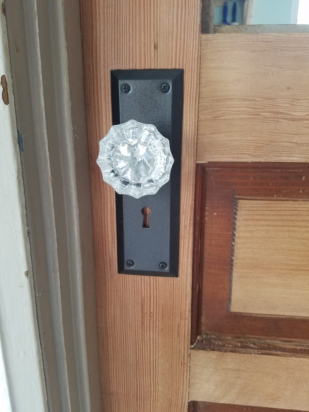 Easily Update Your Doorknobs for Cheap – The Speckled Door